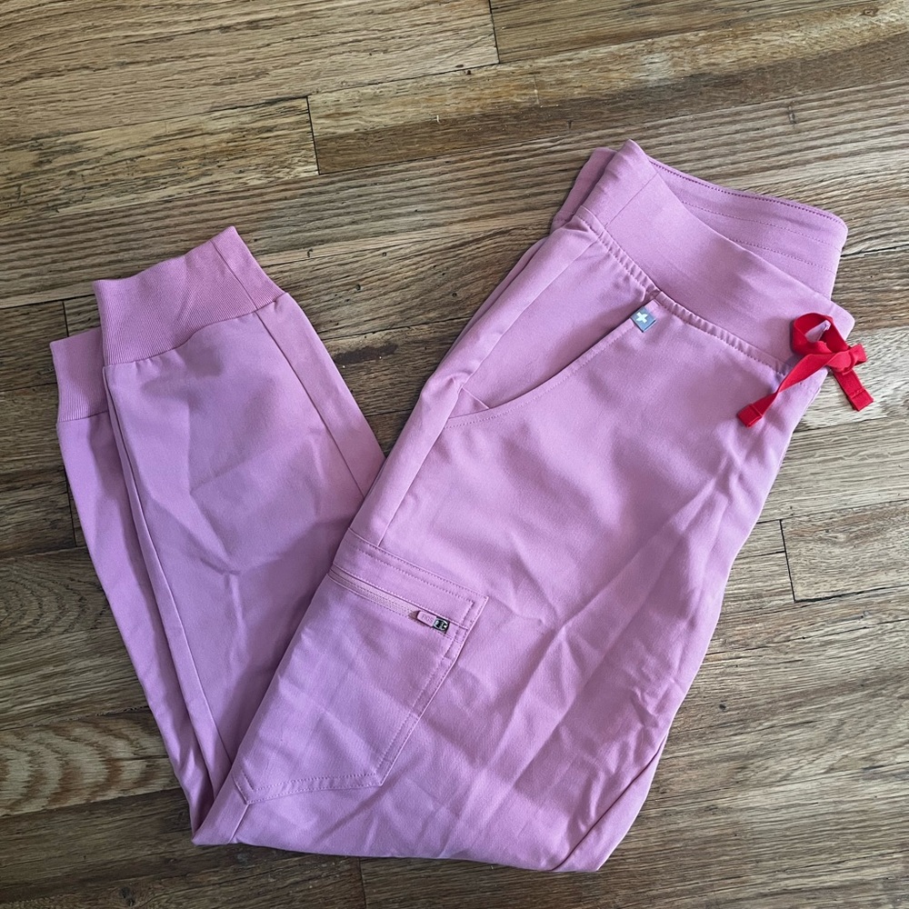 Limited edition chalk pink Figs Zamora jogger bottoms